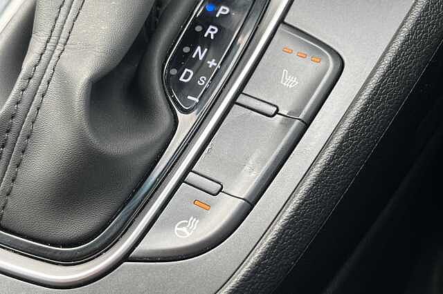 Hyundai KONA 1.6 GDi Hybrid Premium 5dr DCT White