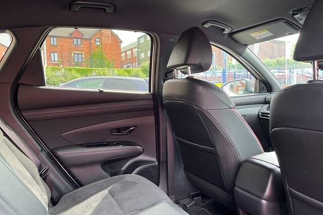 Hyundai TUCSON 1.6T Plug-in Hybrid N Line 5dr Auto White