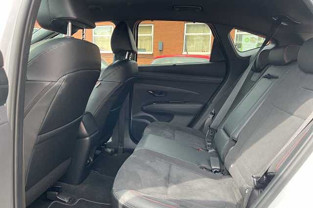 Hyundai TUCSON 1.6T Plug-in Hybrid N Line 5dr Auto White