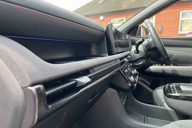 Hyundai TUCSON 1.6T Plug-in Hybrid N Line 5dr Auto White