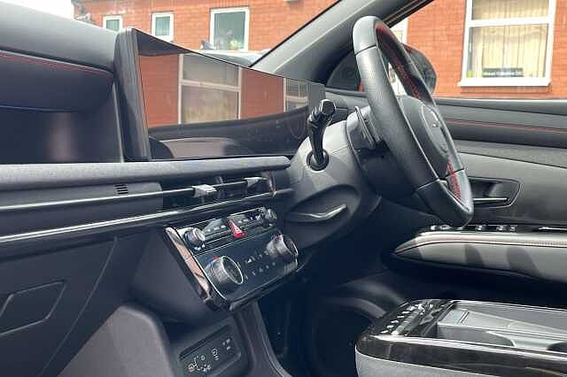 Hyundai TUCSON 1.6T Plug-in Hybrid N Line 5dr Auto White