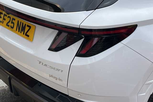 Hyundai TUCSON 1.6T Plug-in Hybrid N Line 5dr Auto White