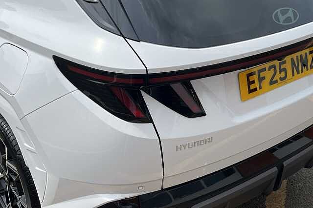 Hyundai TUCSON 1.6T Plug-in Hybrid N Line 5dr Auto White