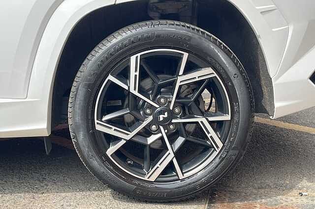 Hyundai TUCSON 1.6T Plug-in Hybrid N Line 5dr Auto White