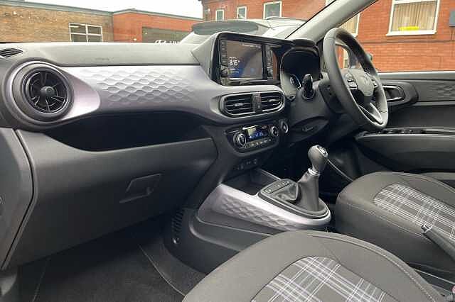 Hyundai i10 1.2 Premium 5dr [Nav]