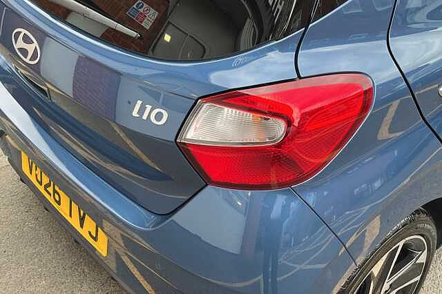 Hyundai i10 1.2 Premium 5dr [Nav]