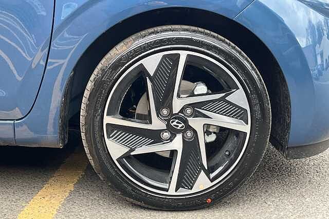 Hyundai i10 1.2 Premium 5dr [Nav]