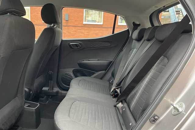 Hyundai i10 1.2 MPi SE Connect 5dr