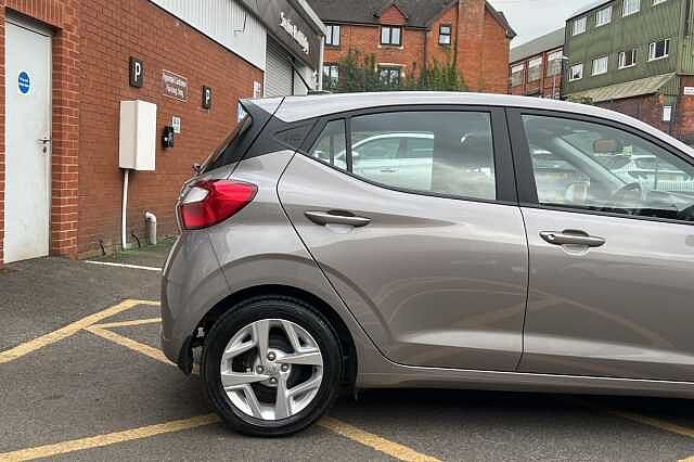Hyundai i10 1.2 MPi SE Connect 5dr