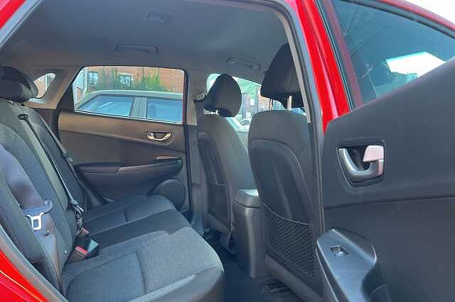 Hyundai KONA Premium 64kWh 5dr Auto Red