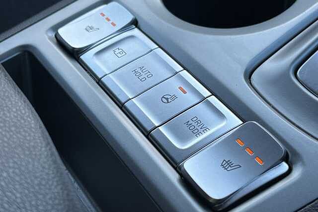 Hyundai KONA Premium 64kWh 5dr Auto Red