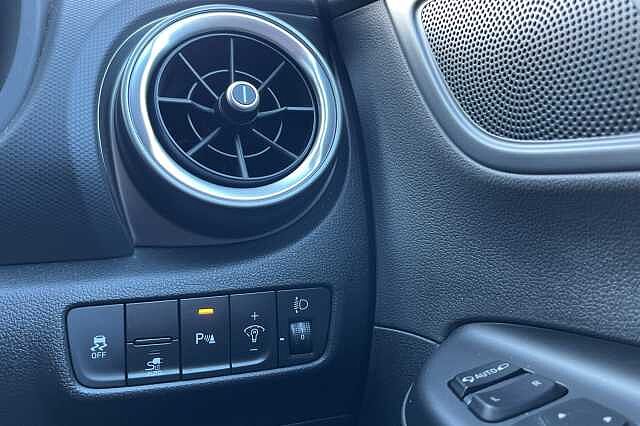 Hyundai KONA Premium 64kWh 5dr Auto Red