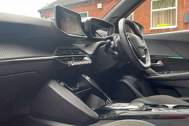 Peugeot 2008 1.2 PureTech 130 Allure Premium+ 5dr EAT8