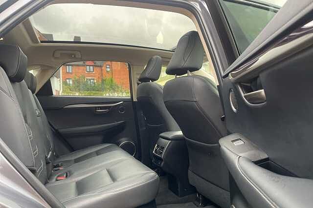 Lexus Nx 300h 2.5 Takumi 5dr CVT [Pan roof]