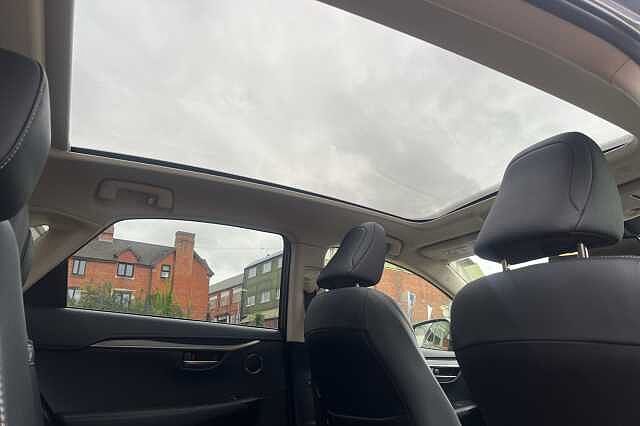 Lexus Nx 300h 2.5 Takumi 5dr CVT [Pan roof]