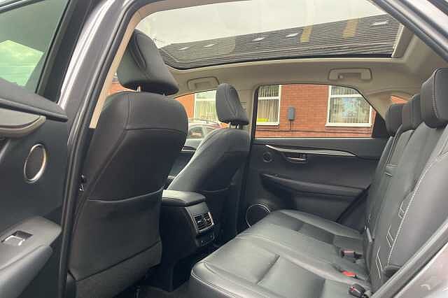 Lexus Nx 300h 2.5 Takumi 5dr CVT [Pan roof]