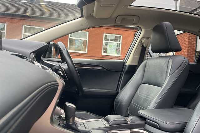 Lexus Nx 300h 2.5 Takumi 5dr CVT [Pan roof]