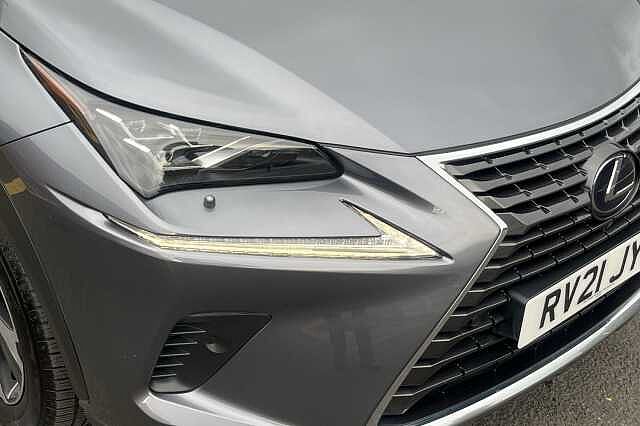 Lexus Nx 300h 2.5 Takumi 5dr CVT [Pan roof]