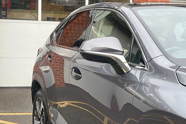 Lexus Nx 300h 2.5 Takumi 5dr CVT [Pan roof]