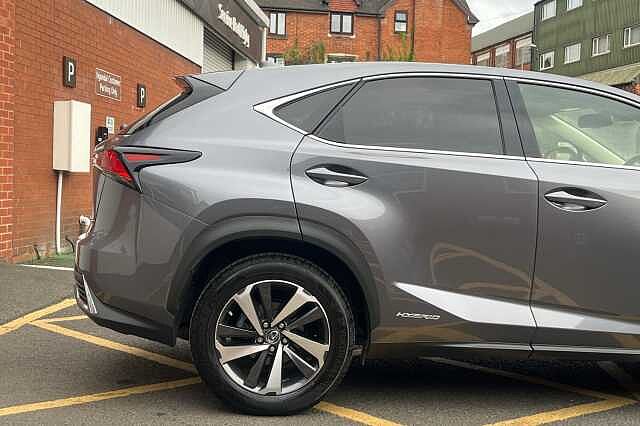 Lexus Nx 300h 2.5 Takumi 5dr CVT [Pan roof]