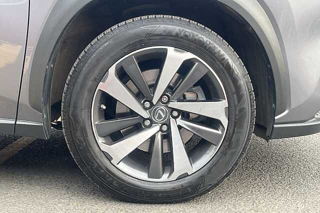 Lexus Nx 300h 2.5 Takumi 5dr CVT [Pan roof]