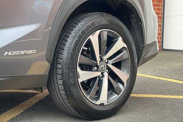 Lexus Nx 300h 2.5 Takumi 5dr CVT [Pan roof]