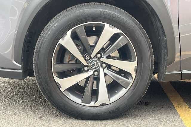 Lexus Nx 300h 2.5 Takumi 5dr CVT [Pan roof]
