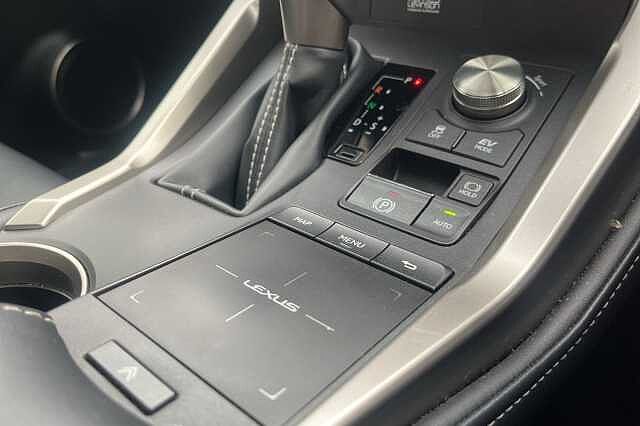 Lexus Nx 300h 2.5 Takumi 5dr CVT [Pan roof]