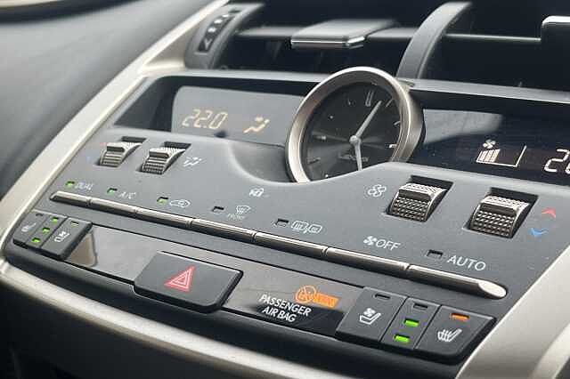 Lexus Nx 300h 2.5 Takumi 5dr CVT [Pan roof]