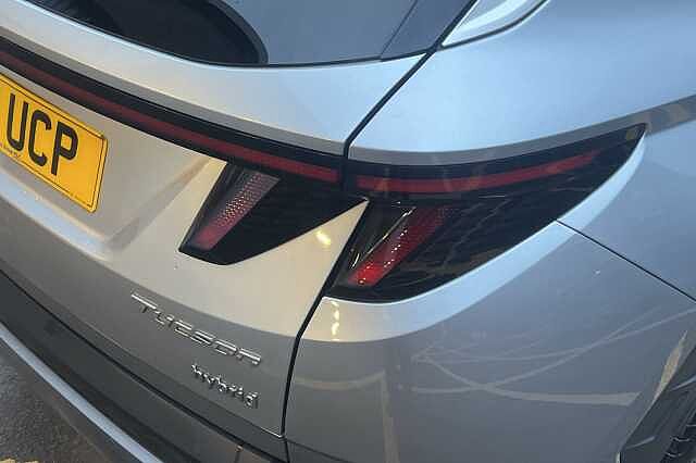 Hyundai TUCSON 1.6 T-GDi Hybrid 230ps Premium 5dr 2WD Auto Silver