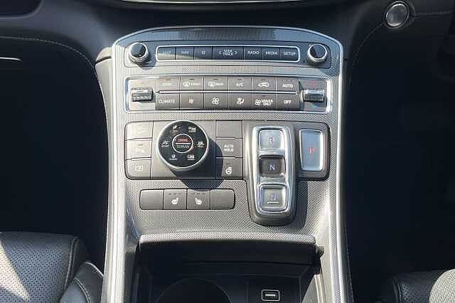 Hyundai SANTA FE 1.6 T-GDi Hybrid Premium 5dr 4WD Auto