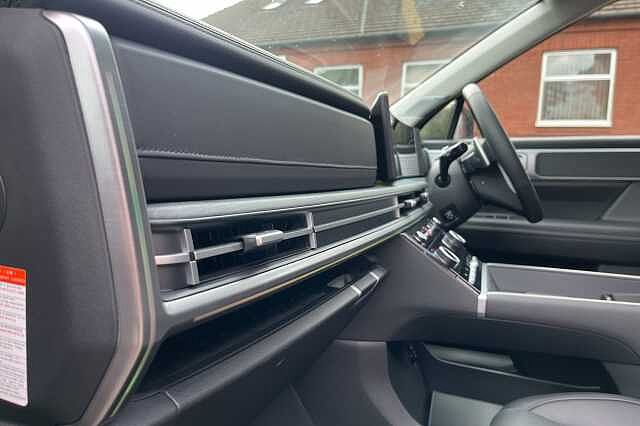 Hyundai SANTA FE 1.6 T-GDi Hybrid Ultimate 5dr 4WD Auto