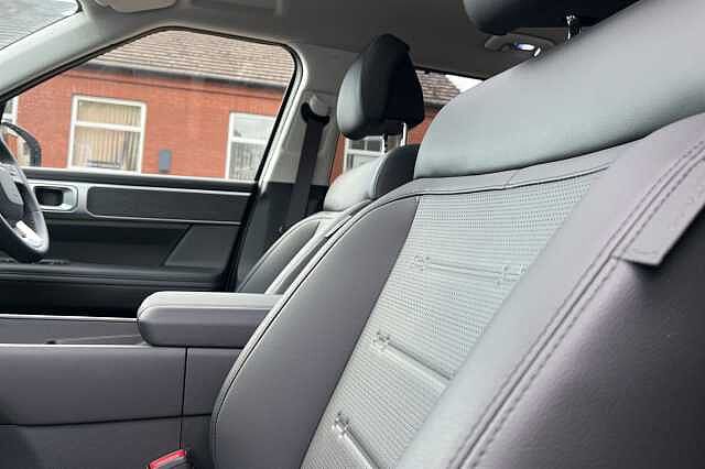 Hyundai SANTA FE 1.6 T-GDi Hybrid Ultimate 5dr 4WD Auto