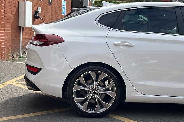 Hyundai i30 Fastback 1.4 T-GDI Premium 5dr DCT