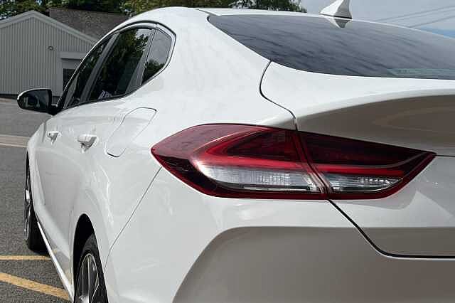 Hyundai i30 Fastback 1.4 T-GDI Premium 5dr DCT