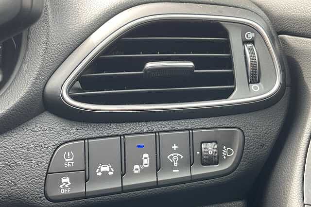 Hyundai i30 Fastback 1.4 T-GDI Premium 5dr DCT