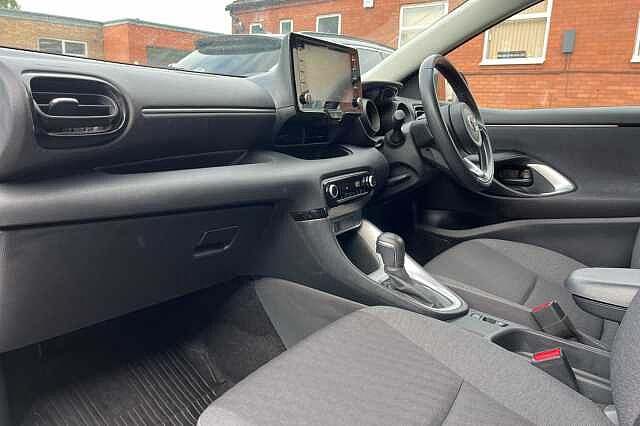 Toyota Yaris 1.5 Hybrid Design 5dr CVT