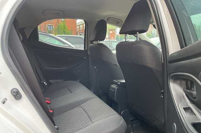 Toyota Yaris 1.5 Hybrid Design 5dr CVT