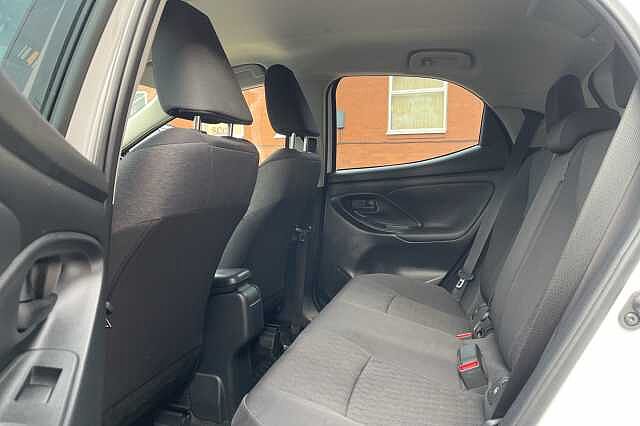 Toyota Yaris 1.5 Hybrid Design 5dr CVT