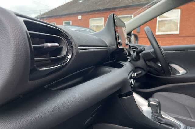 Toyota Yaris 1.5 Hybrid Design 5dr CVT