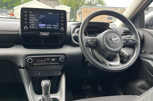 Toyota Yaris 1.5 Hybrid Design 5dr CVT