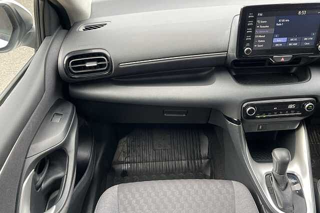 Toyota Yaris 1.5 Hybrid Design 5dr CVT