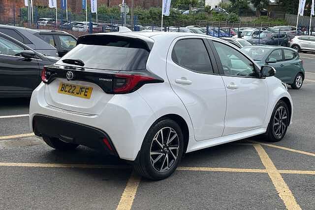 Toyota Yaris 1.5 Hybrid Design 5dr CVT
