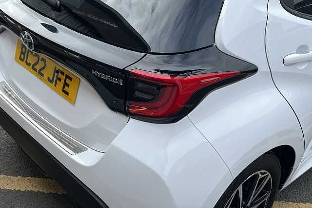 Toyota Yaris 1.5 Hybrid Design 5dr CVT