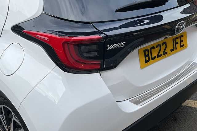 Toyota Yaris 1.5 Hybrid Design 5dr CVT