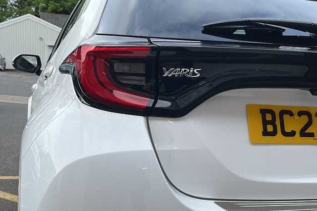 Toyota Yaris 1.5 Hybrid Design 5dr CVT