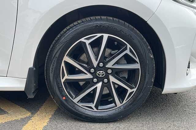 Toyota Yaris 1.5 Hybrid Design 5dr CVT