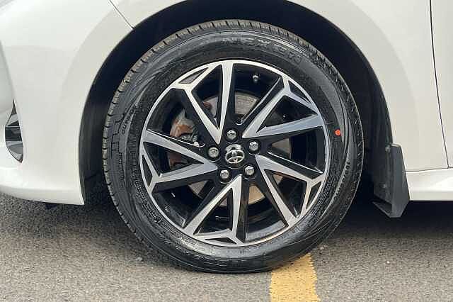 Toyota Yaris 1.5 Hybrid Design 5dr CVT