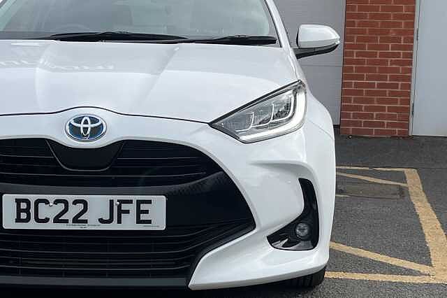 Toyota Yaris 1.5 Hybrid Design 5dr CVT
