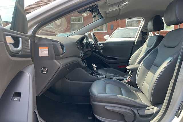Hyundai IONIQ 1.6 GDi Hybrid Premium SE 5dr DCT
